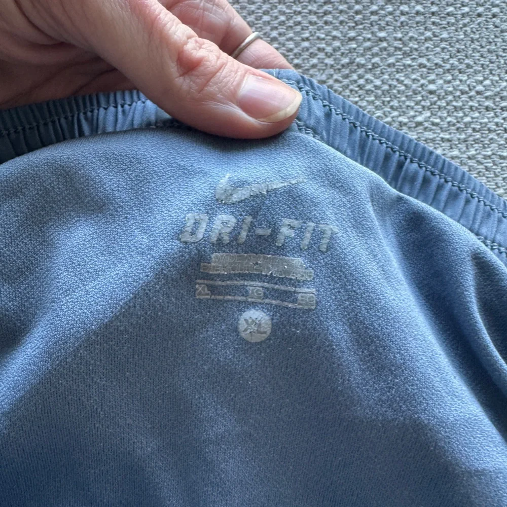 Nike XL Dri-Fit Tempo Running Shorts Gray Green White
*Brief-Lined Shorts - Picture 3 of 4